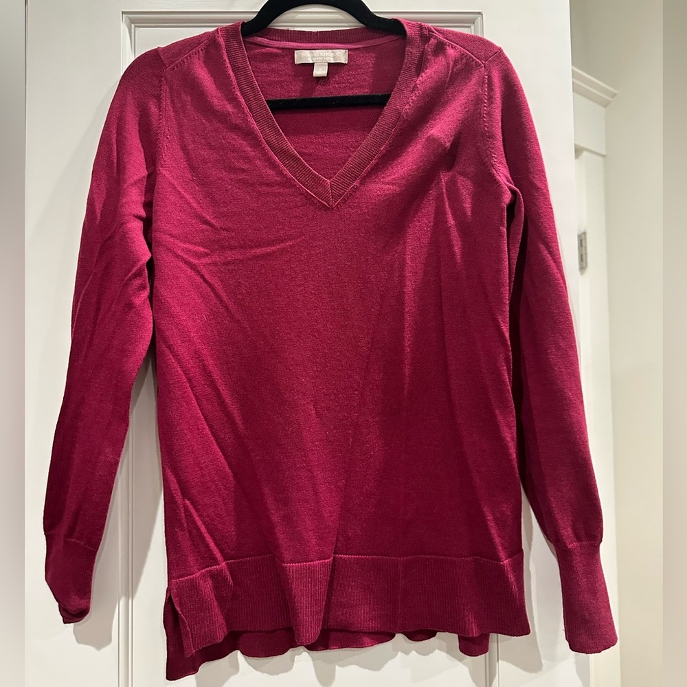 Banana Republic fine merino wool magenta v neck sweater